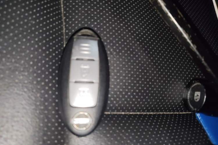 Used Nissan X-Trail 2017 2.0L CVT Comfort Edition 2WD Vehicle Key