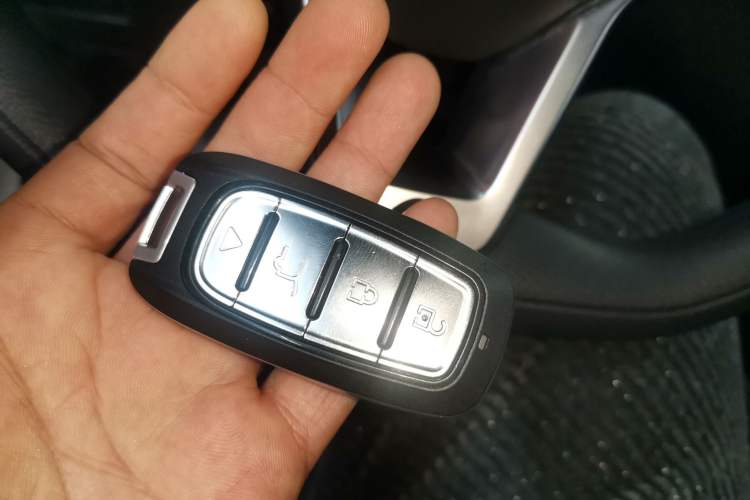 Used Nissan X-Trail 2017 2.0L CVT Comfort Edition 2WD Vehicle Key