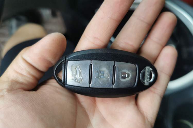 Used Nissan X-Trail 2017 2.5L CVT Luxury Edition 4WD Vehicle Key