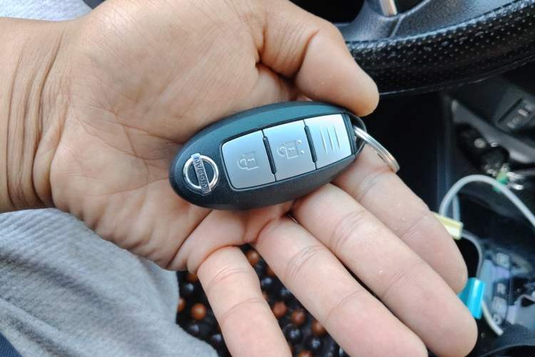 Used Nissan X-Trail 2017 2.0L CVT Comfort Edition 2WD Vehicle Key