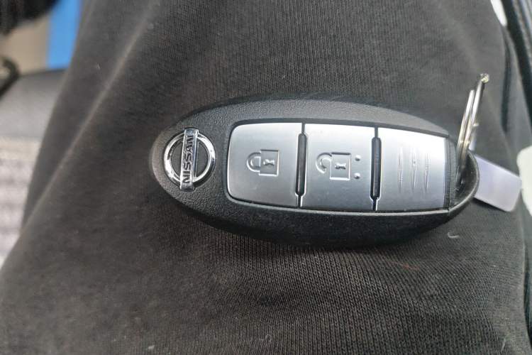 Used Nissan X-Trail 2017 2.0L CVT Comfort Edition 2WD Vehicle Key