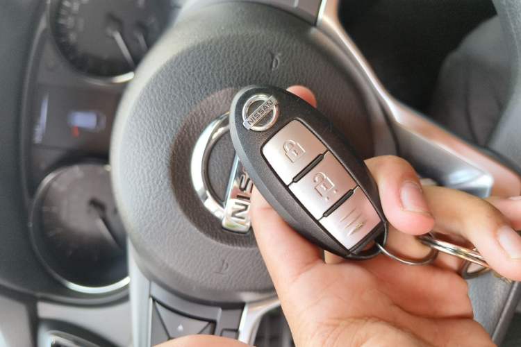 Used Nissan X-Trail 2017 2.0L CVT Comfort Edition 2WD Vehicle Key