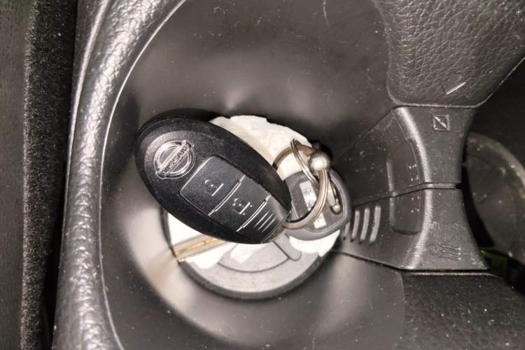 Used Nissan X-Trail 2017 2.0L CVT Smart Enjoyment Version 2WD Vehicle Key