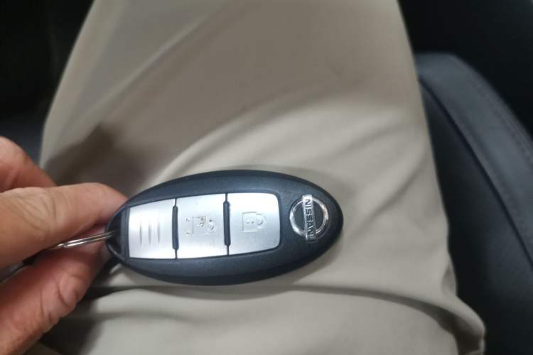 Used Nissan X-Trail 2017 2.0L CVT Comfort Edition 2WD Vehicle Key