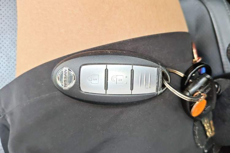 Used Nissan X-Trail 2017 2.0L CVT Comfort Edition 2WD Vehicle Key