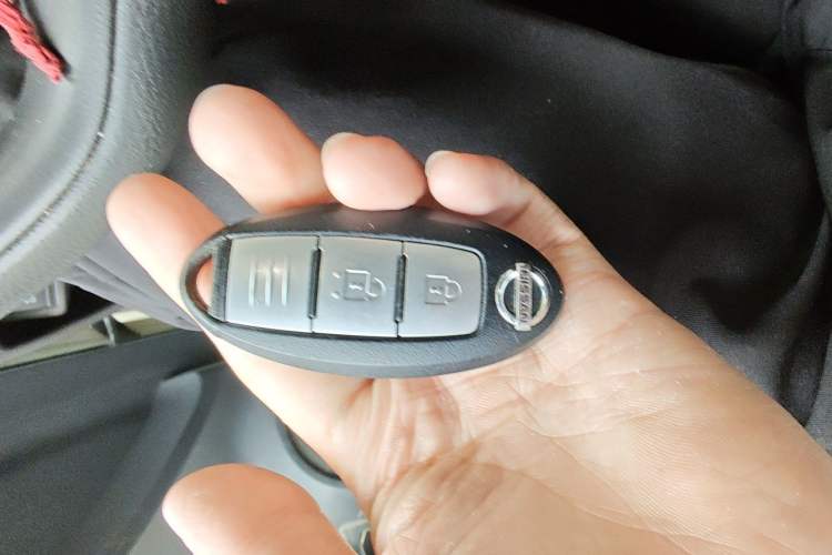 Used Nissan X-Trail 2017 2.0L CVT Comfort Edition 2WD Vehicle Key