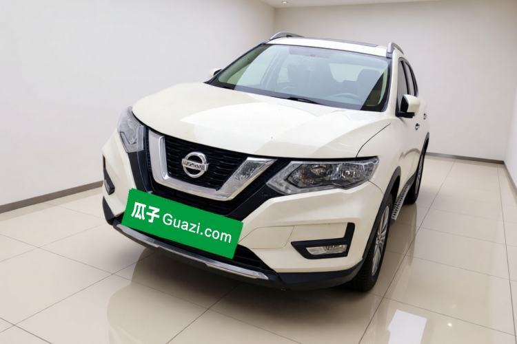 Używany Nissan X-Trail 2017 2.0L CVT Comfort Edition 2WD Guazi used car, China used car export, Used car for sale, Used cars, Cheapest cars for sale
