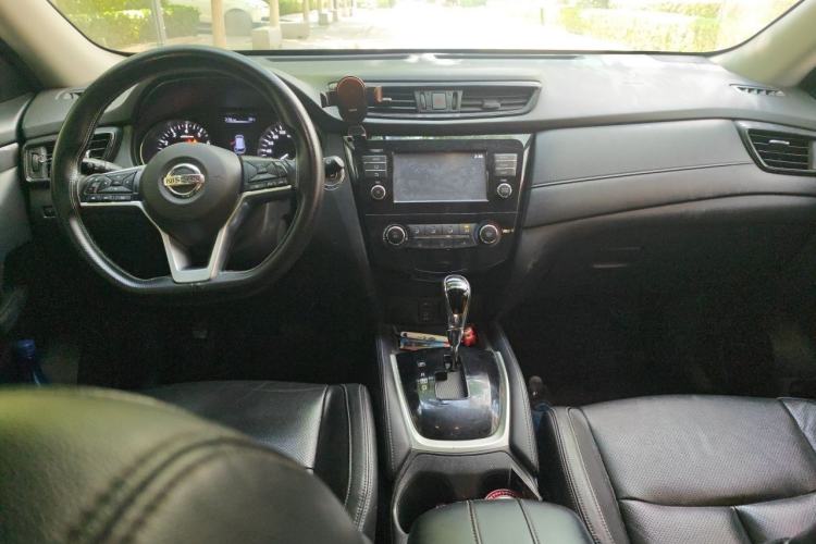 Used Nissan X-Trail 2017 2.0L CVT Comfort Edition 2WD Center Console