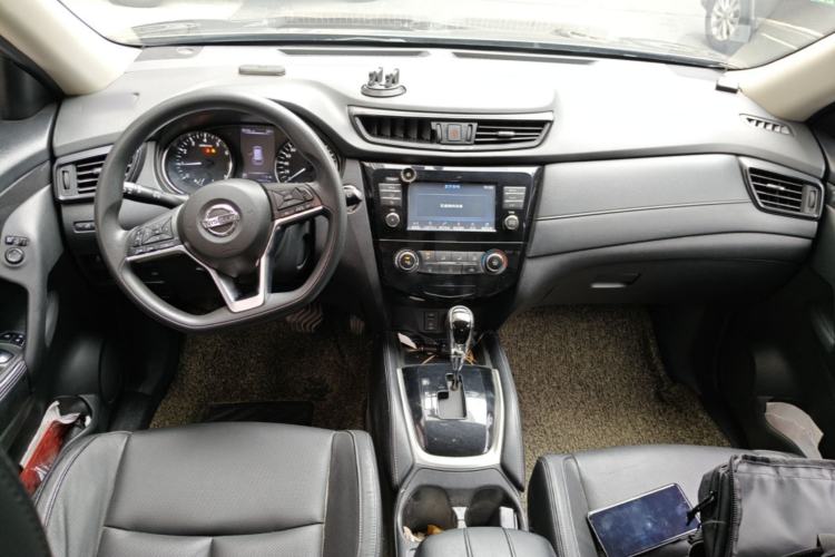 Used Nissan X-Trail 2017 2.0L CVT Comfort Edition 2WD Center Console