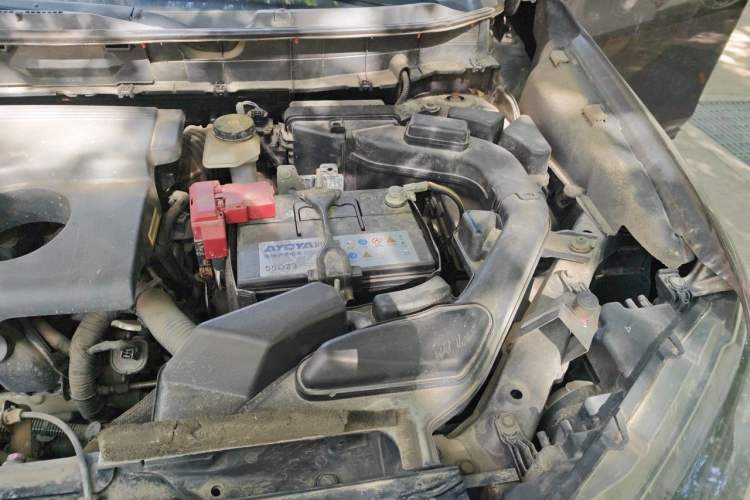 Used Nissan X-Trail 2017 2.0L CVT Comfort Edition 2WD Engine Bay Left