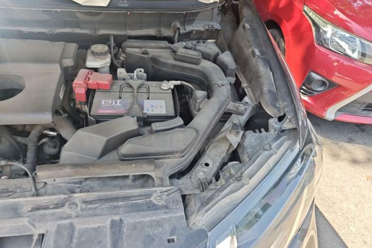 Used Nissan X-Trail 2017 2.0L CVT Comfort Edition 2WD Engine Bay Left