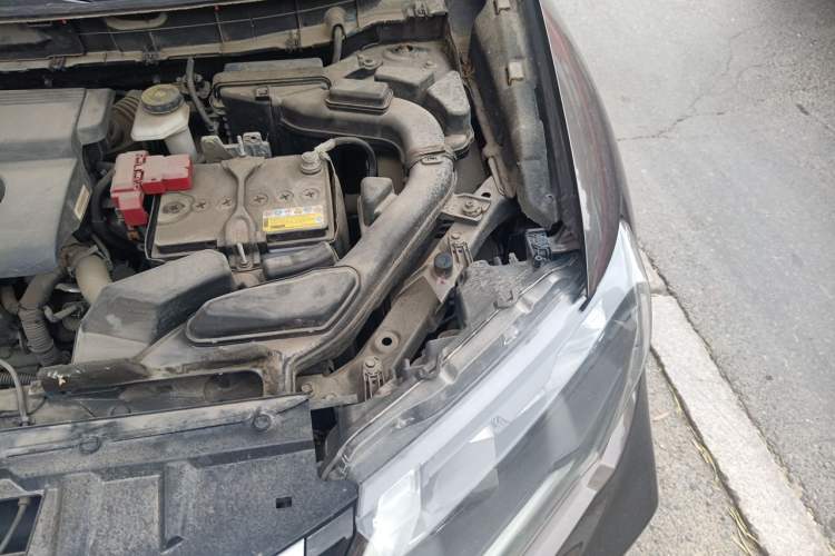 Used Nissan X-Trail 2017 2.0L CVT Comfort Edition 2WD Engine Bay Left