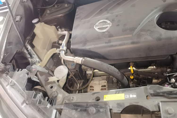 Used Nissan X-Trail 2017 2.0L CVT Comfort Edition 2WD Engine Bay Right