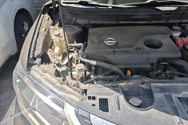 Used Nissan X-Trail 2017 2.0L CVT Comfort Edition 2WD Engine Bay Right