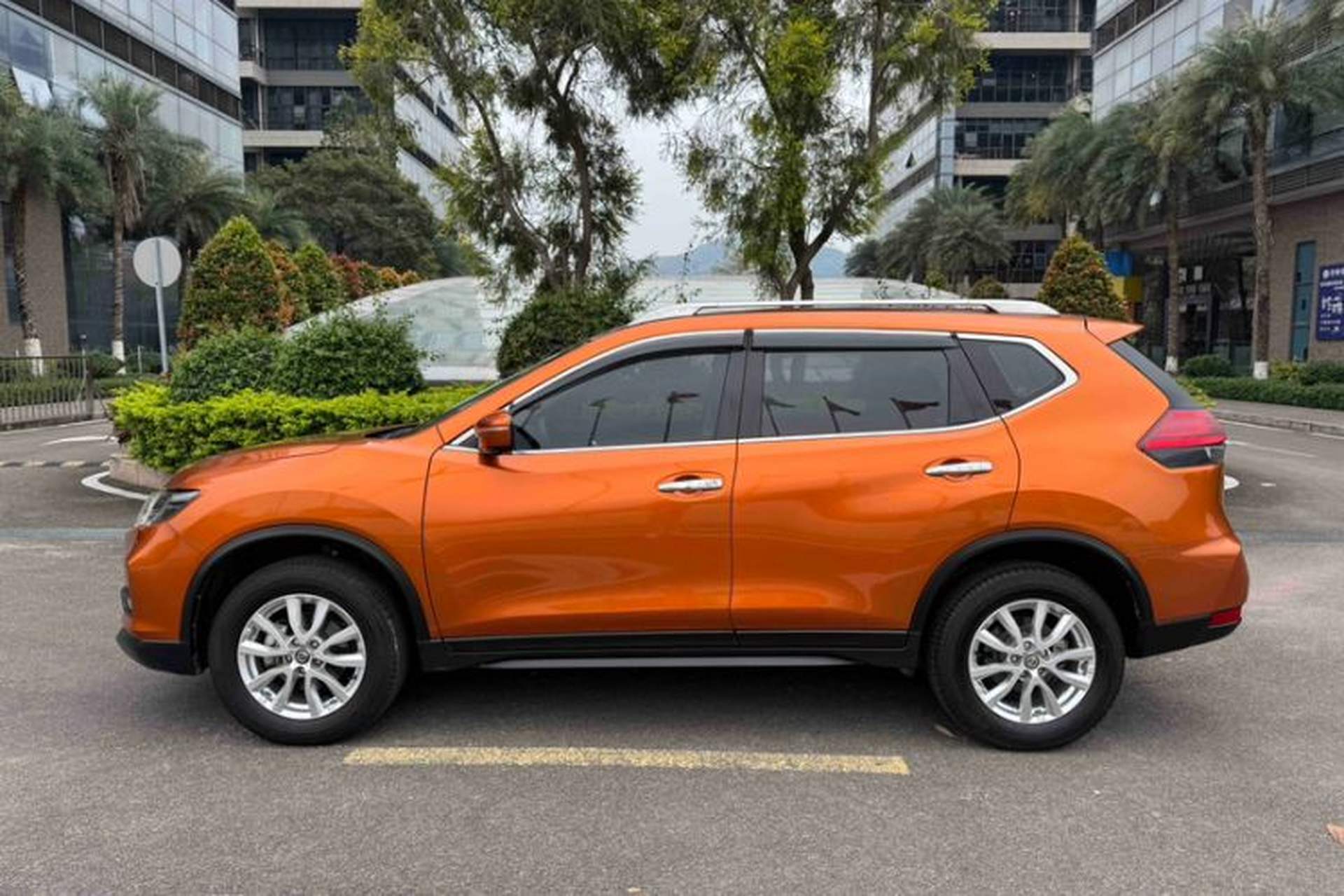 Used Nissan X-Trail 2017 2.0L CVT Comfort Edition 2WD Exterior 2