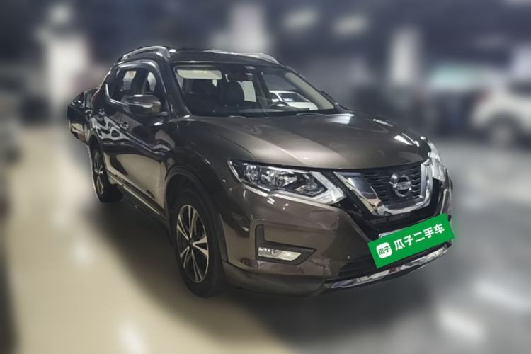 Used Nissan X-Trail 2017 2.5L CVT Luxury Edition 4WD Front Right 45 Deg