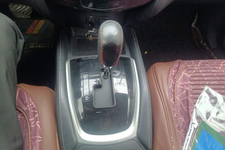 Used Nissan X-Trail 2017 2.0L CVT Comfort Edition 2WD Gear Lever