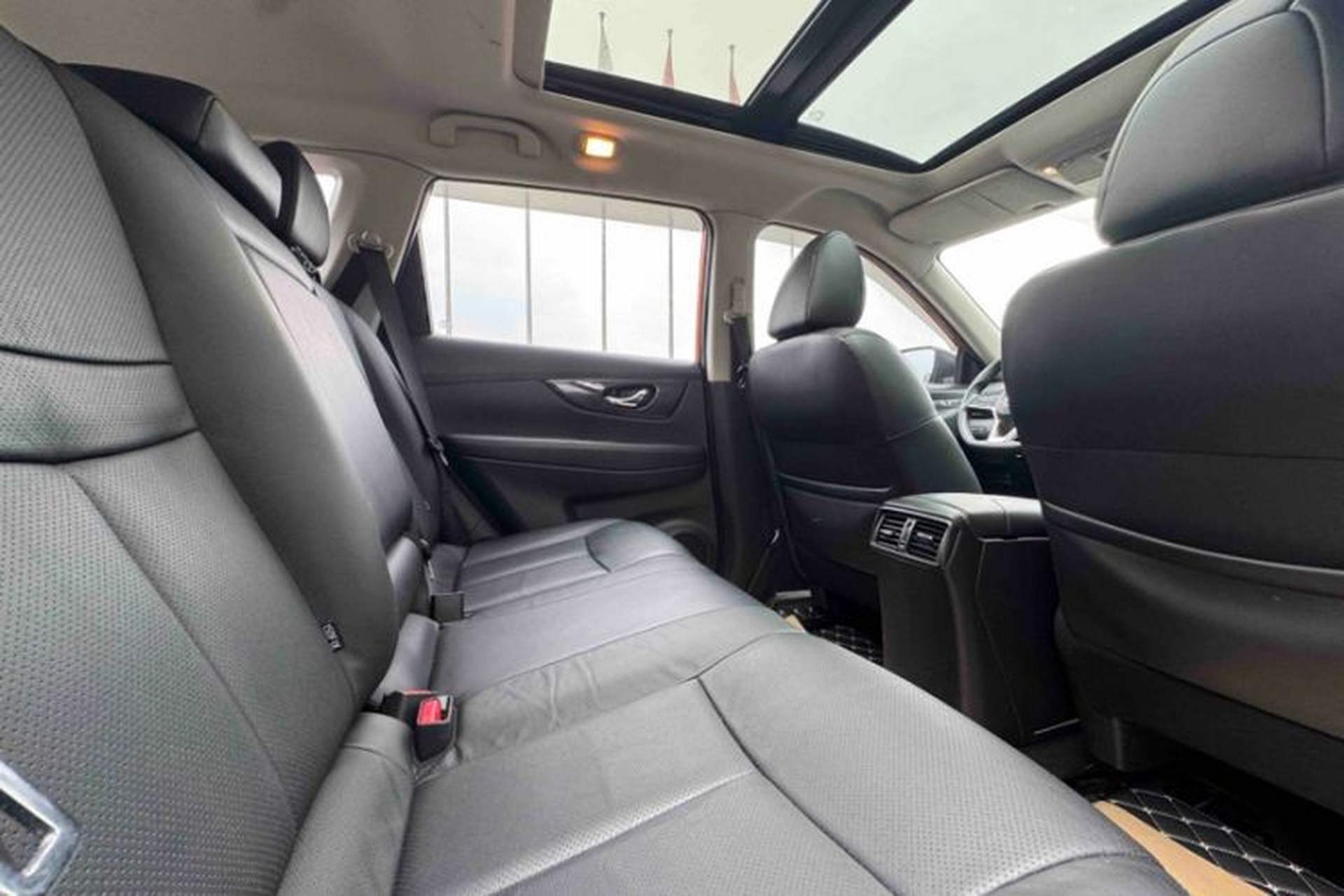 Used Nissan X-Trail 2017 2.0L CVT Comfort Edition 2WD Interior 6