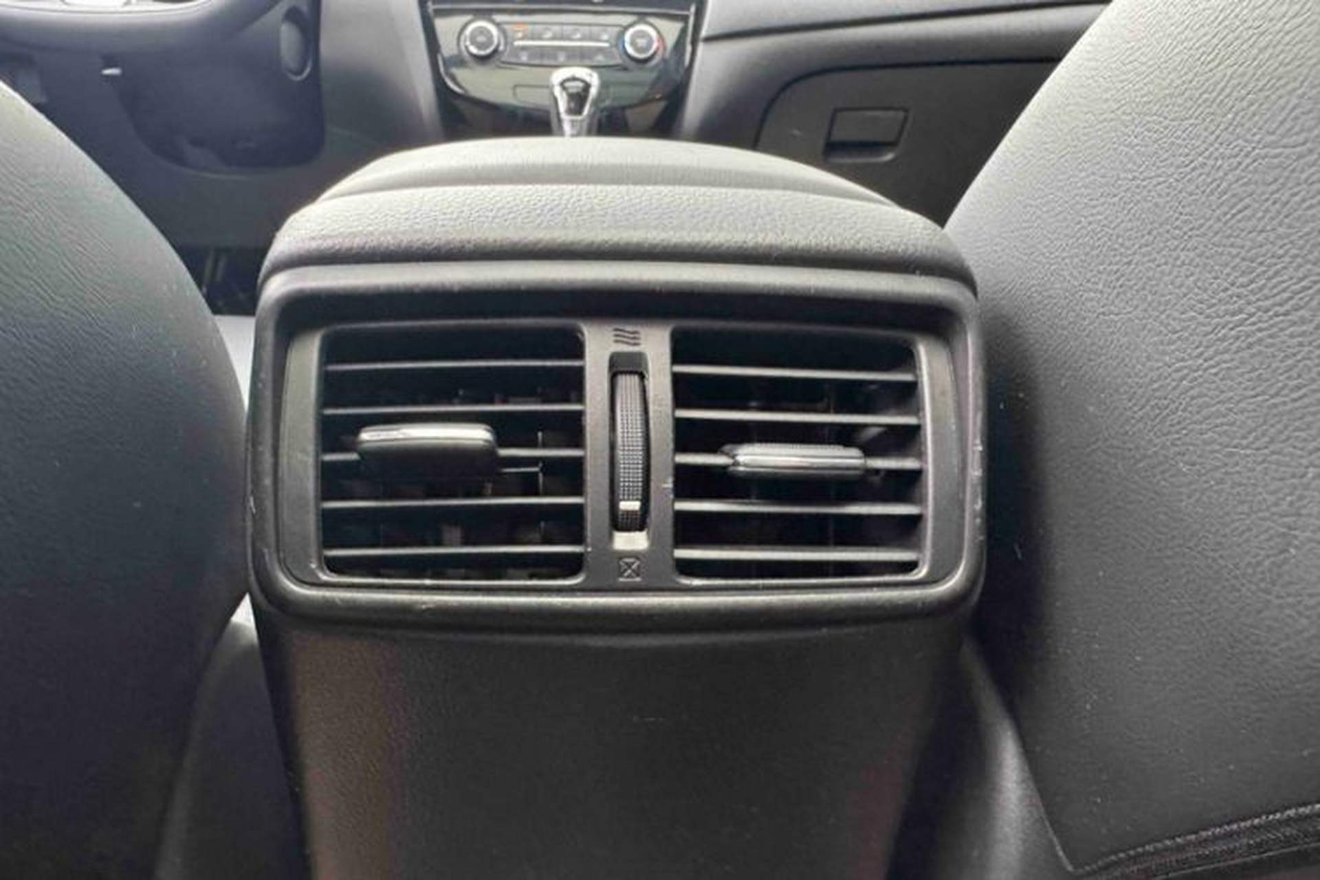 Used Nissan X-Trail 2017 2.0L CVT Comfort Edition 2WD Interior 9