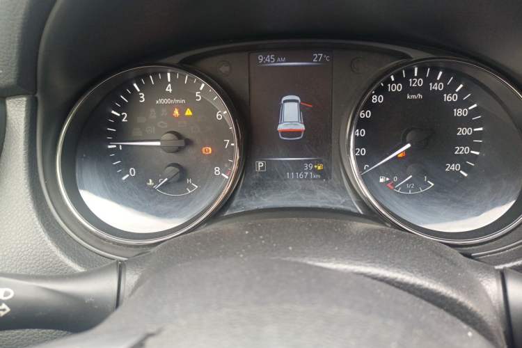 Used Nissan X-Trail 2017 2.0L CVT Comfort Edition 2WD Odometer Close Up
