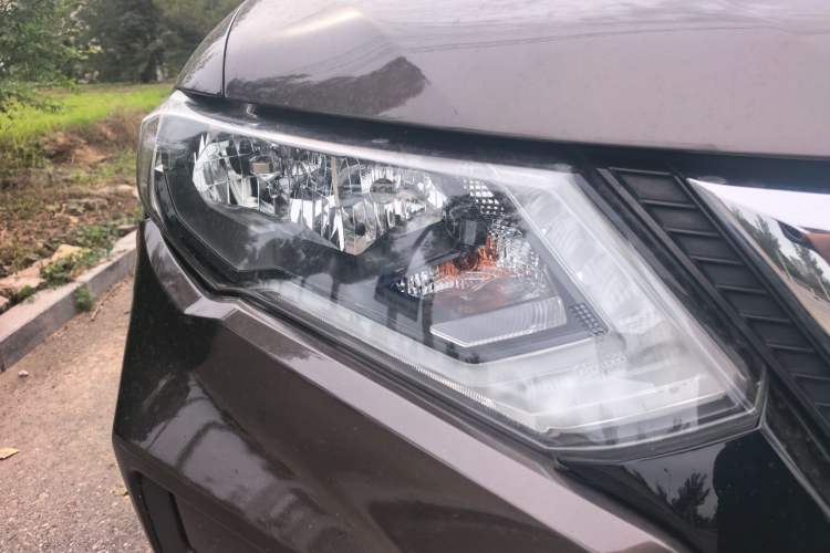 Used Nissan X-Trail 2017 2.0L CVT Comfort Edition 2WD Right Front Headlight