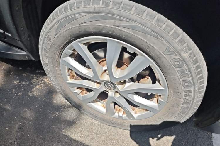 Used Nissan X-Trail 2017 2.0L CVT Comfort Edition 2WD Right Front Wheel Hub
