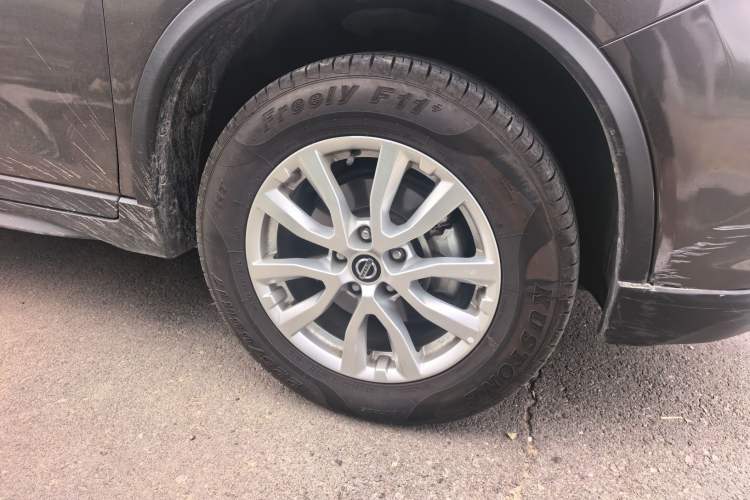 Used Nissan X-Trail 2017 2.0L CVT Comfort Edition 2WD Right Front Wheel Hub