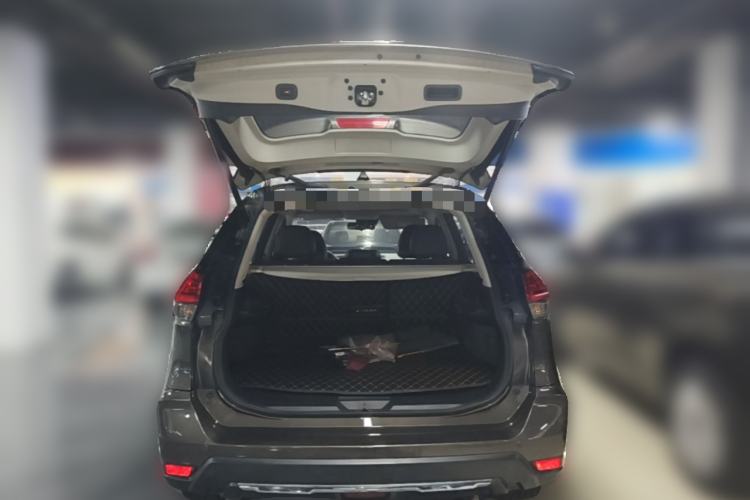 Used Nissan X-Trail 2017 2.5L CVT Luxury Edition 4WD Trunk