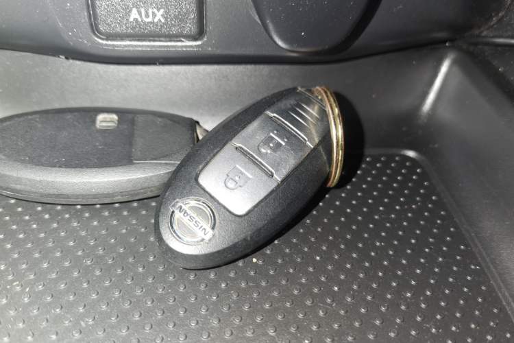 Used Nissan X-Trail 2017 2.0L CVT Comfort Edition 2WD Vehicle Key