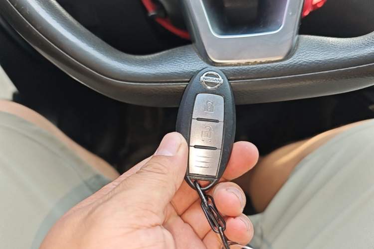 Used Nissan X-Trail 2017 2.0L CVT Comfort Edition 2WD Vehicle Key