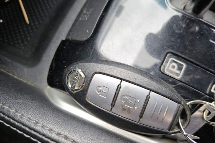 Used Nissan X-Trail 2017 2.0L CVT Comfort Edition 2WD Vehicle Key