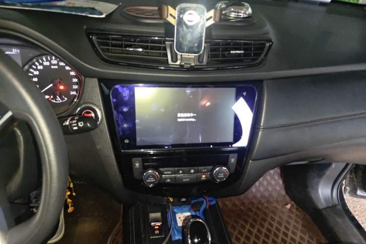 Used Nissan X-Trail 2019 2.5L CVT Smart Connect Leading Edition 4WD Audio And AC Panel