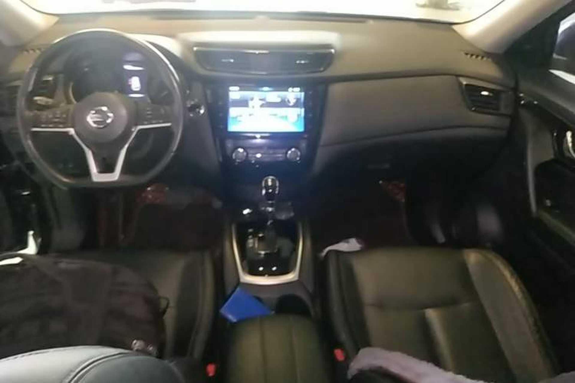 Used Nissan X-Trail 2019 2.0L CVT Smart Connect Comfort Edition 2WD Audio And AC Panel