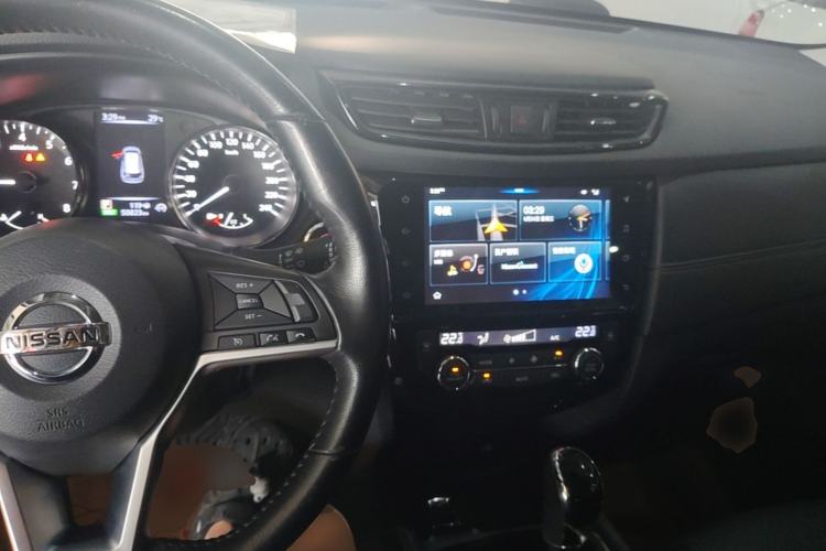 Used Nissan X-Trail 2019 2.0L CVT Smart Connect Comfort Edition 2WD Center Console