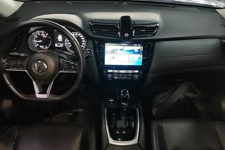 Used Nissan X-Trail 2019 2.5L CVT Smart Connect Luxury Edition 4WD Center Console
