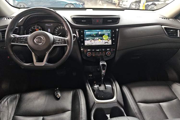 Used Nissan X-Trail 2019 2.0L CVT Smart Connect Comfort Edition 2WD Center Console