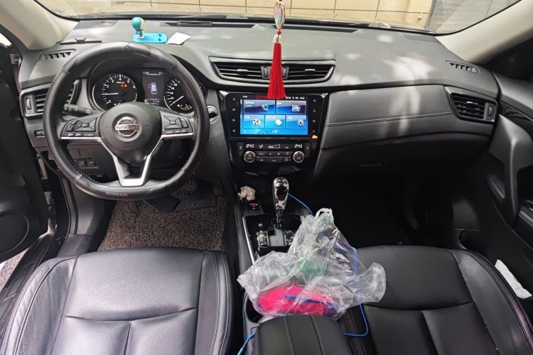Used Nissan X-Trail 2019 2.0L CVT Smart Connect Comfort Edition 2WD Center Console
