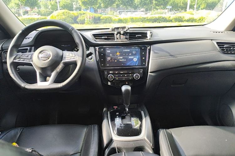 Used Nissan X-Trail 2019 2.0L CVT Smart Connect Comfort Edition 2WD Center Console