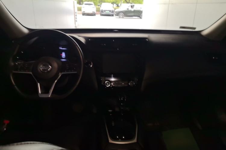 Used Nissan X-Trail 2019 2.0L CVT Smart Connect Comfort Edition 2WD Center Console