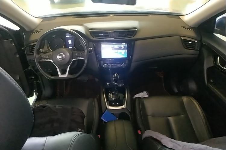 Used Nissan X-Trail 2019 2.0L CVT Smart Connect Comfort Edition 2WD Center Console