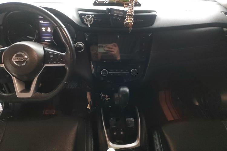 Used Nissan X-Trail 2019 2.0L CVT Smart Connect Comfort Edition 2WD Center Console
