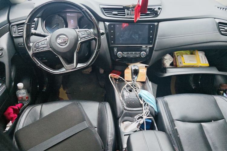 Used Nissan X-Trail 2019 2.0L CVT Smart Connect Comfort Edition 2WD Center Console