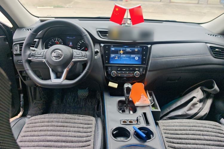 Used Nissan X-Trail 2019 2.0L CVT Smart Connect Comfort Edition 2WD Center Console