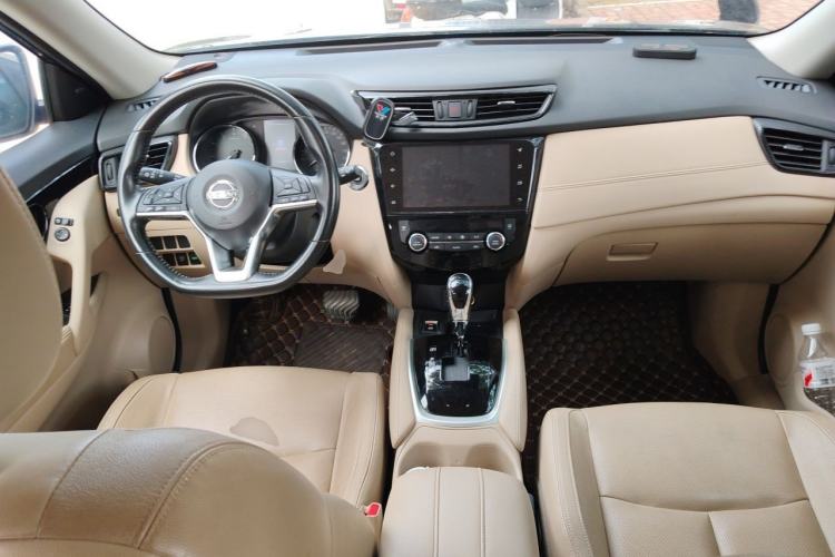 Used Nissan X-Trail 2019 2.0L CVT Smart Connect Comfort Edition 2WD Center Console