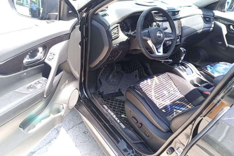 Used Nissan X-Trail 2019 2.0L CVT Smart Connect Comfort Edition 2WD Driver Seat