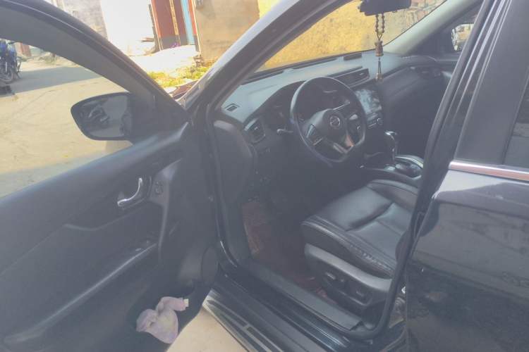Used Nissan X-Trail 2019 2.0L CVT Smart Connect Comfort Edition 2WD Driver Seat