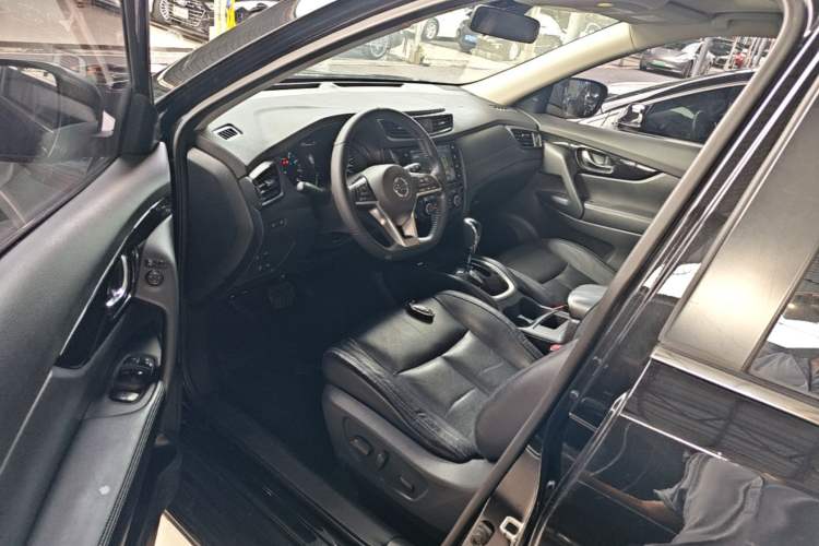 Used Nissan X-Trail 2019 2.0L CVT Smart Connect Comfort Edition 2WD Driver Seat