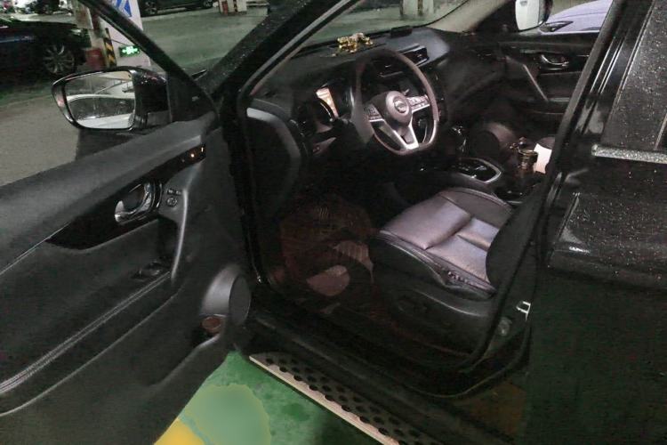 Used Nissan X-Trail 2019 2.0L CVT Smart Connect Comfort Edition 2WD Driver Seat
