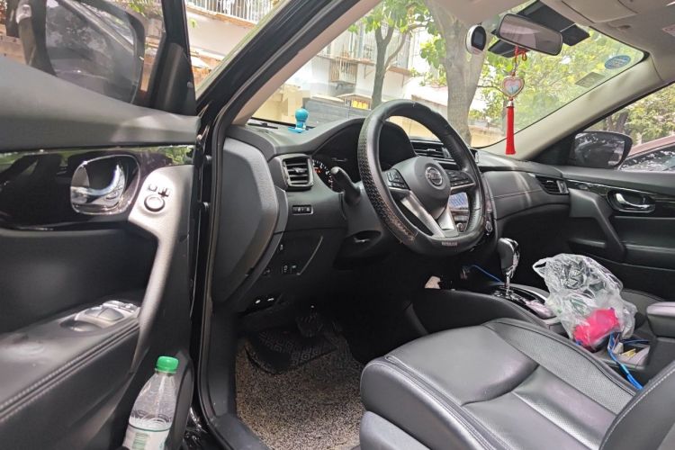 Used Nissan X-Trail 2019 2.0L CVT Smart Connect Comfort Edition 2WD Driver Seat