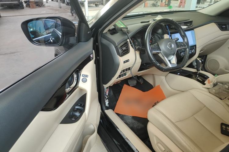Used Nissan X-Trail 2019 2.0L CVT Smart Connect Comfort Edition 2WD Driver Seat